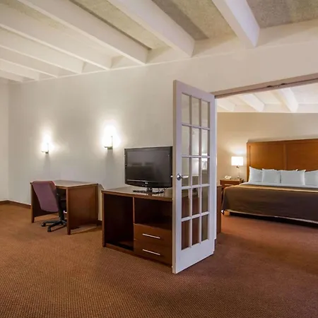 Comfort Inn & Suites Madison - Airport